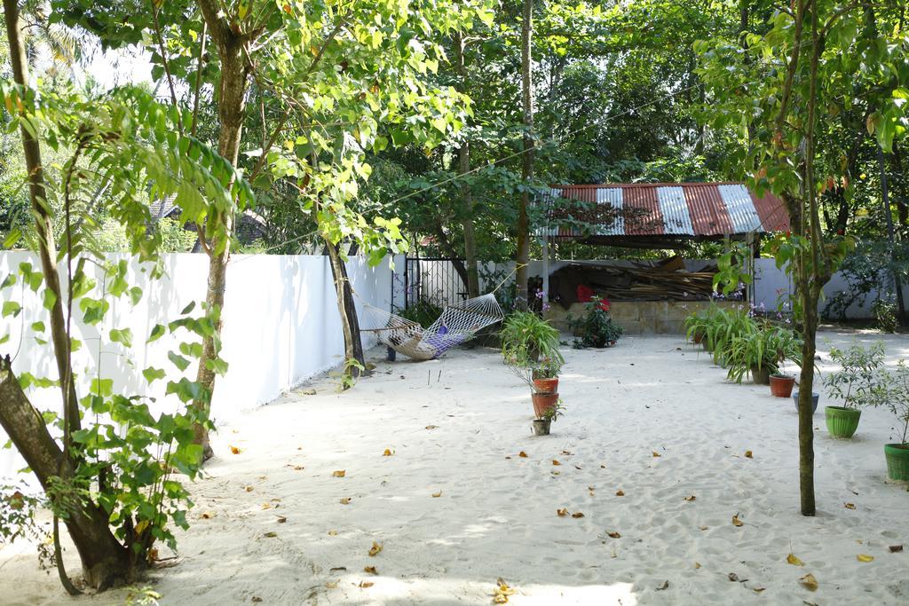 Marari Neena Beach Homestay 마라리쿨람 외부 사진