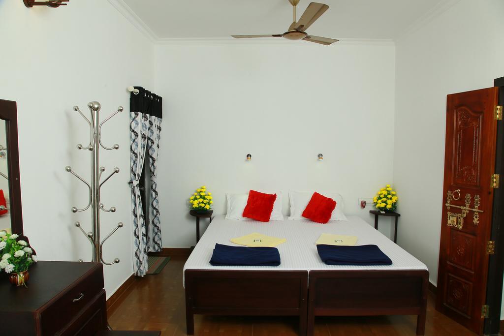 Marari Neena Beach Homestay 마라리쿨람 외부 사진